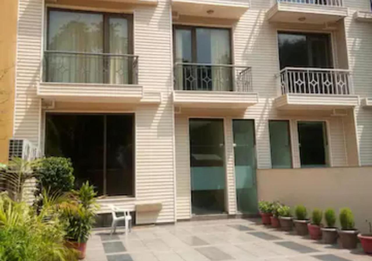 Uds Villa Scandinavian B&B - Next To Vfs New Delhi Eksteriør bilde