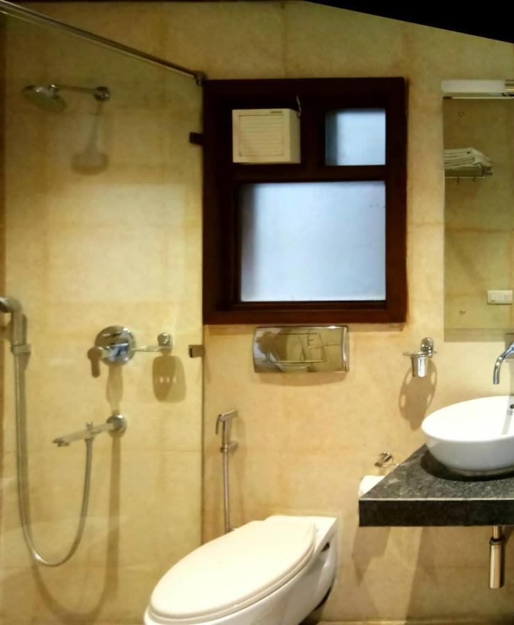 Uds Villa Scandinavian B&B - Next To Vfs New Delhi Eksteriør bilde