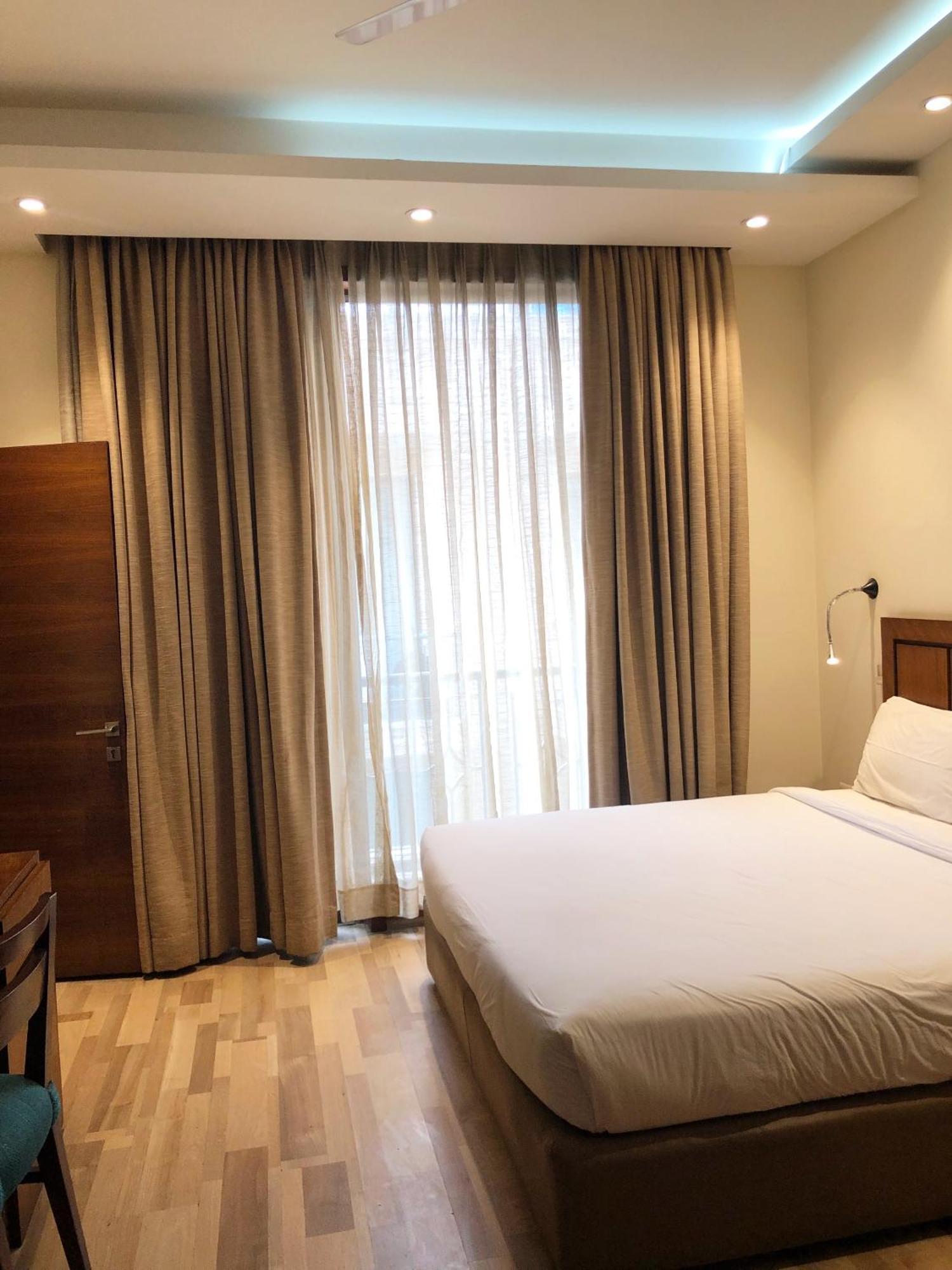 Uds Villa Scandinavian B&B - Next To Vfs New Delhi Eksteriør bilde