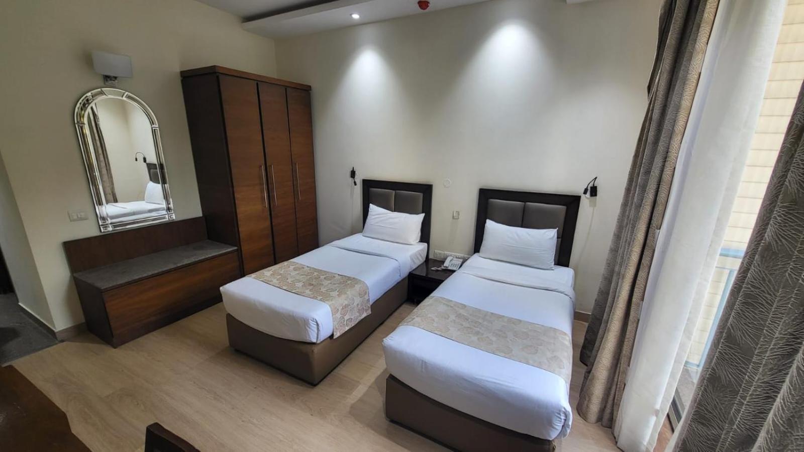 Uds Villa Scandinavian B&B - Next To Vfs New Delhi Eksteriør bilde
